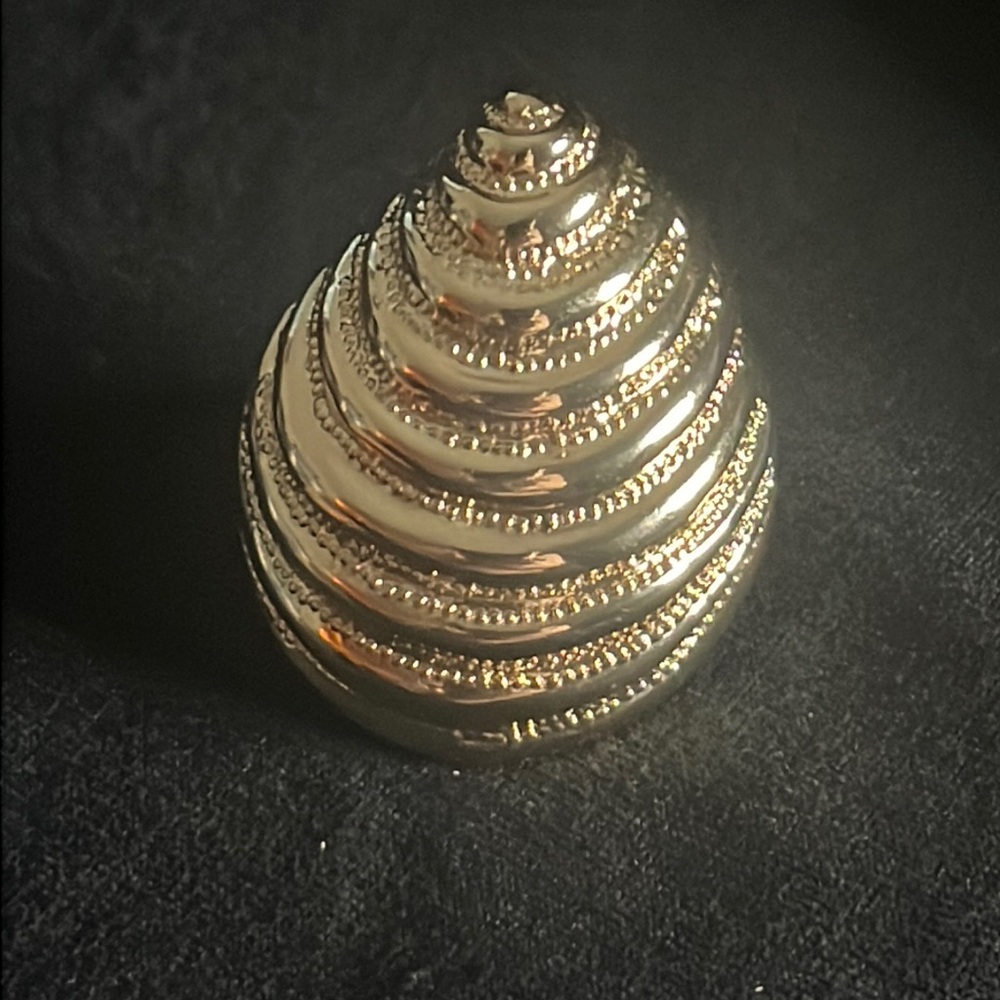 Lilly Pulitzer gold seashell ring